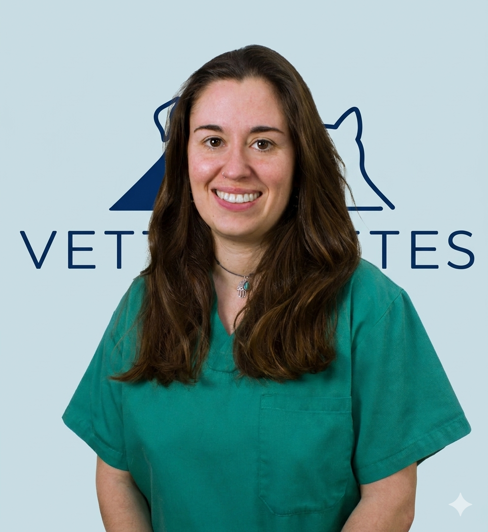 Veterinaria de Tendetes con uniforme verde.
